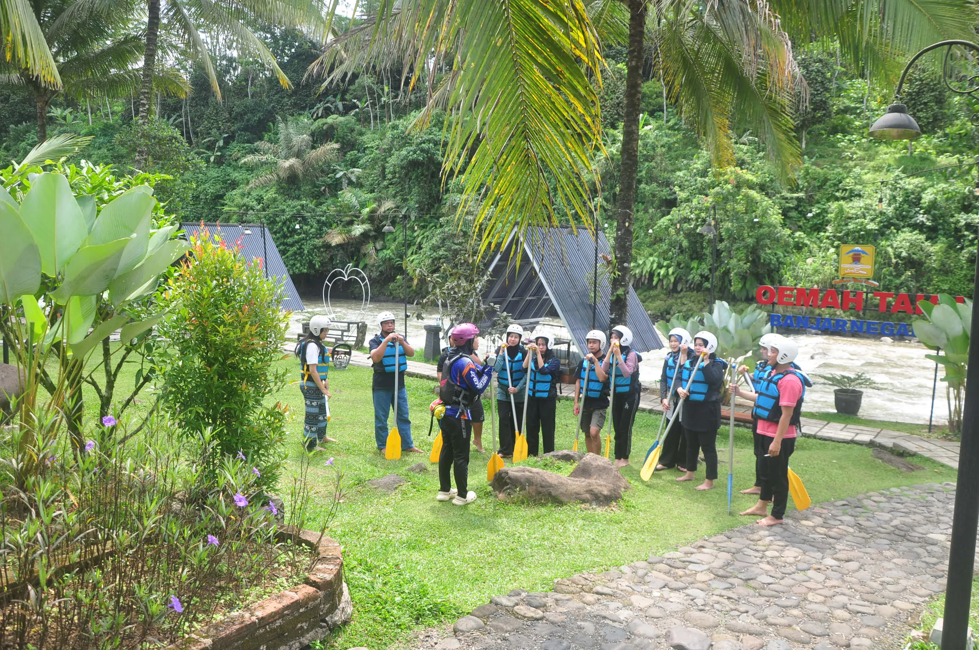 River Camp Tepian Sungai Serayu Banjarnegara