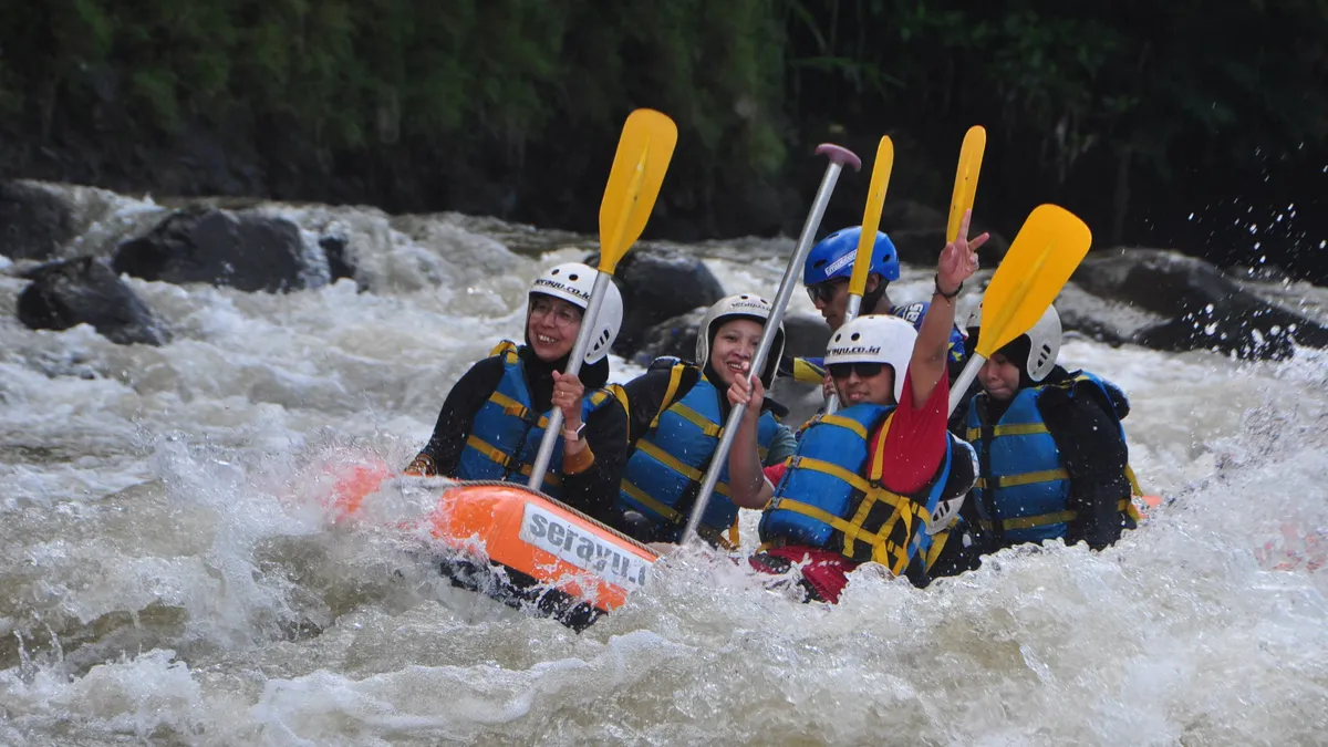 Tips Rafting untuk Pemula, Wajib Tahu Sebelum ke Sungai Serayu